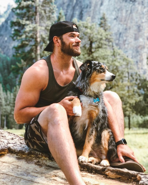 Kellan Lutz, Journée nationale des animaux de compagnie, Instagram